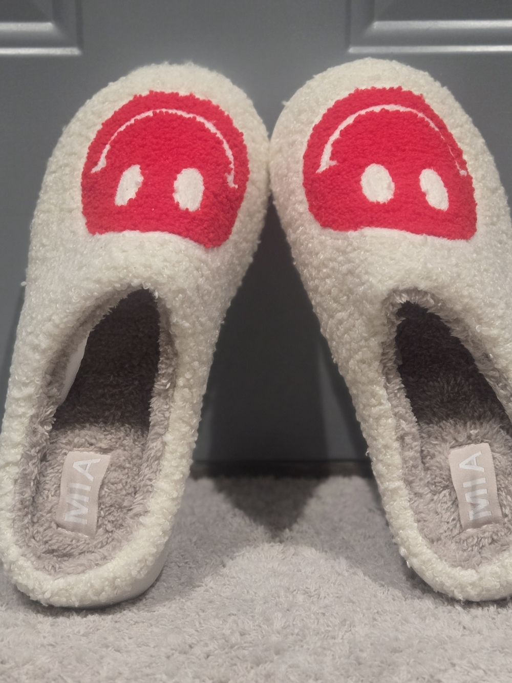 MIA Cozy Sherpa Slippers with Red Smiley